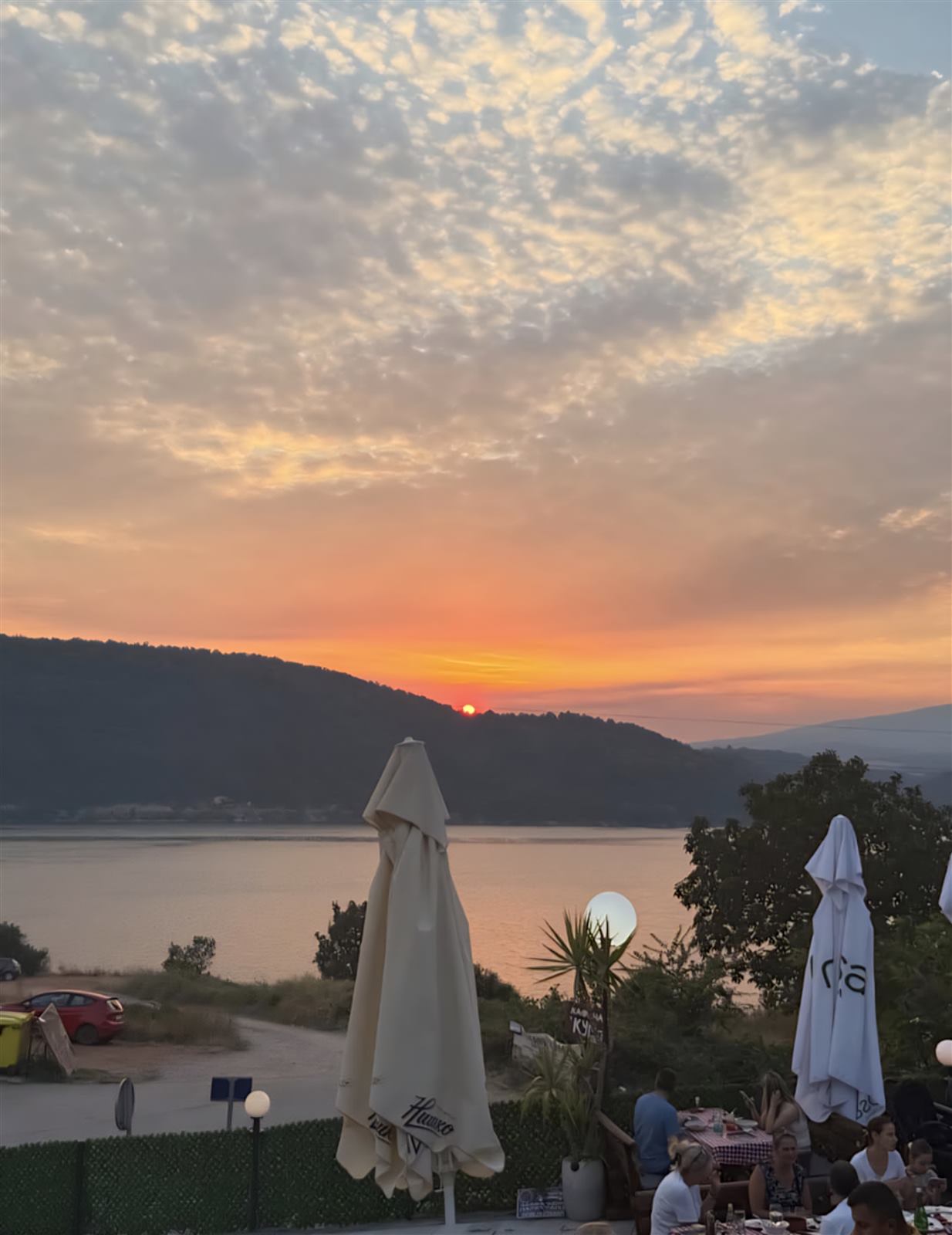 Zalazak sunca nad Bovanskim jezerom